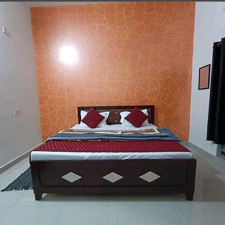 Ramam Hotel By Naavagat 700Mtr From Shri Ram Janambhumi Ayodhya 外观 照片