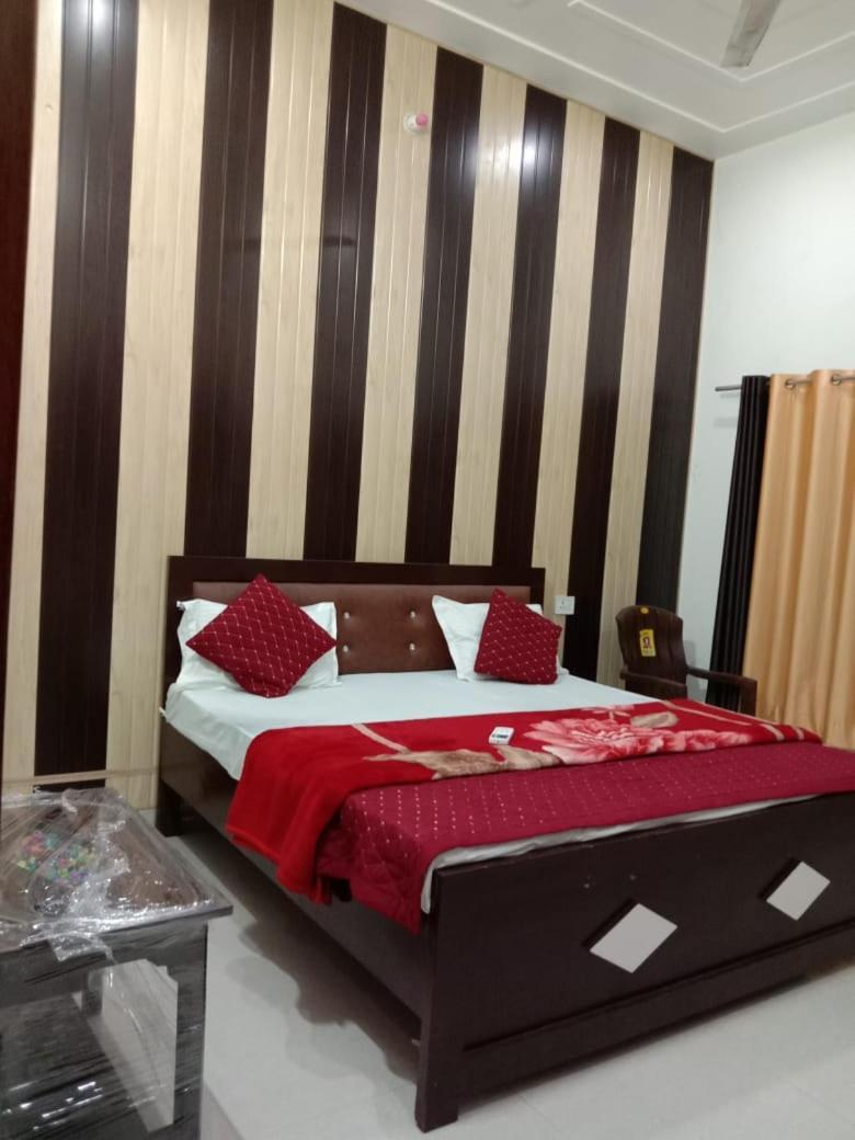 Ramam Hotel By Naavagat 700Mtr From Shri Ram Janambhumi Ayodhya 外观 照片